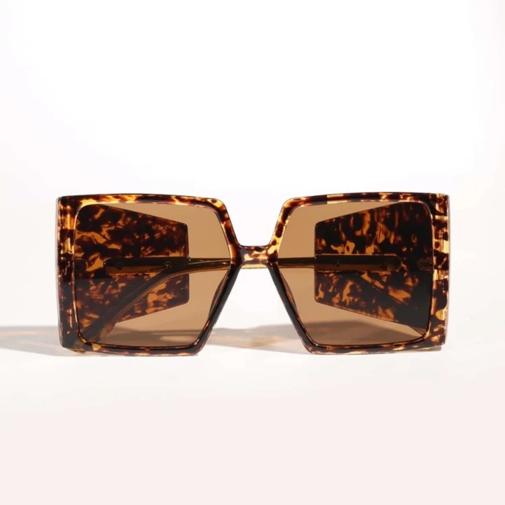 Stylish large SUNGLASSES